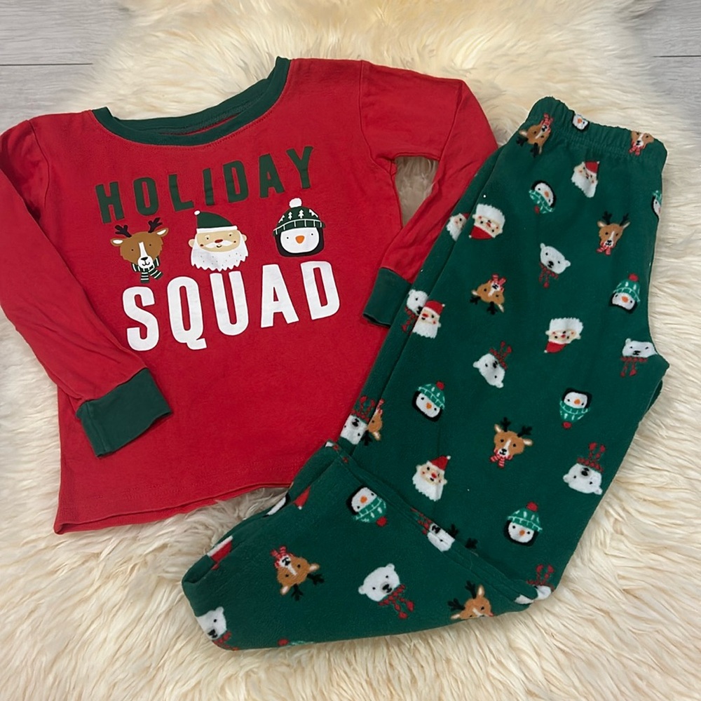 Carter’s Christmas Xmas Design Fleece Cotton Red Green Pajama Set in Size 4T